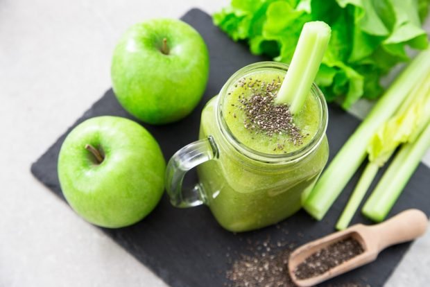 Apple-celery smoothie – a simple and delicious recipe, how to cook step by step