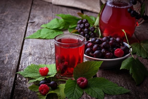 Blackcurrant and raspberry compote is a simple and delicious recipe, how to cook step by step