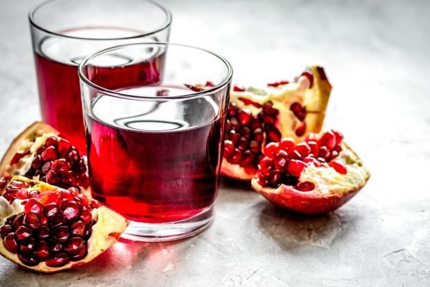 Pomegranate juice is a simple and delicious recipe, how to cook step by step