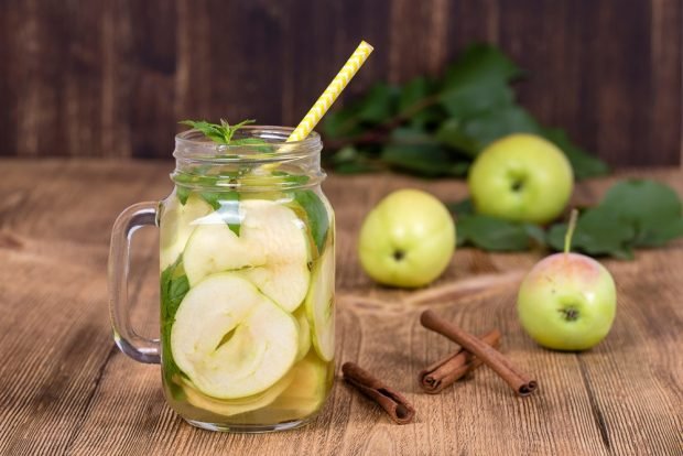 Apple lemonade is a simple and delicious recipe, how to cook step by step