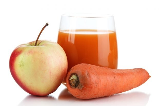 Apple and carrot juice is a simple and delicious recipe, how to cook step by step