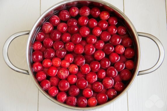 Quick cherry compote: photo of recipe preparation, step 2