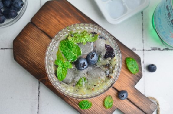 Blueberry mojito : photo of recipe preparation, step 6 Blueberry mojito : photo of recipe preparation, step 6