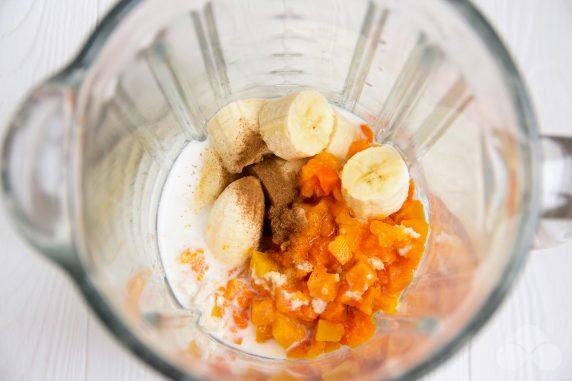 Pumpkin smoothie with banana and oatmeal: photo of recipe preparation, step 3 Pumpkin smoothie with banana and oatmeal: photo of recipe preparation, step 3