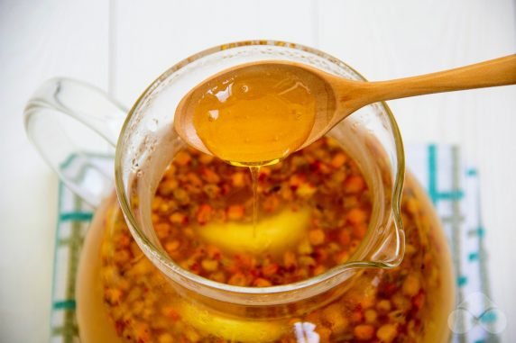 Sea buckthorn tea with orange and lemon: photo of recipe preparation, step 5