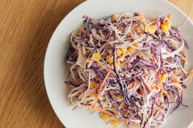 Classic coleslaw salad sauce