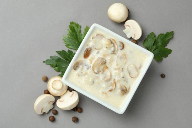 Mushroom sauce of champignons with cream – a simple and delicious recipe, how to cook step by step