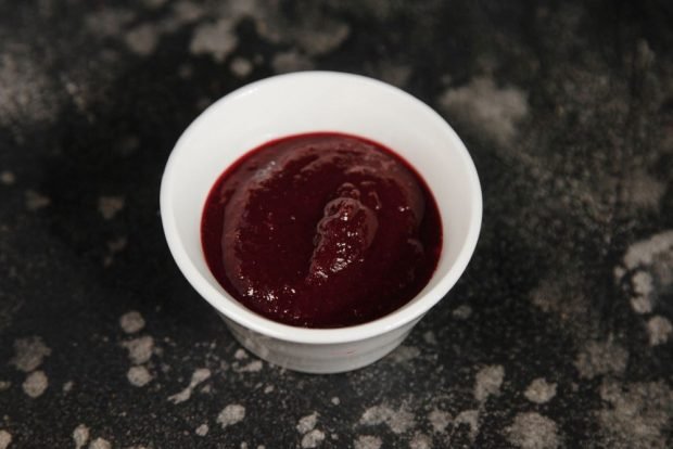 Currant sauce for meat is a simple and delicious recipe, how to cook step by step