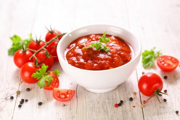 Tomato sauce with apples – a simple and delicious recipe, how to cook step by step