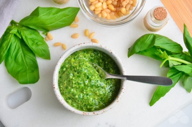 Basil Pesto sauce – a simple and delicious recipe with photos (step by step)