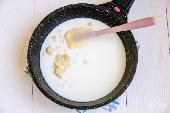 Bechamel sauce with cream: photo of recipe preparation, step 4