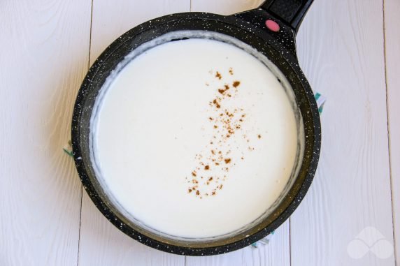 Bechamel sauce with cream: photo of recipe preparation, step 5