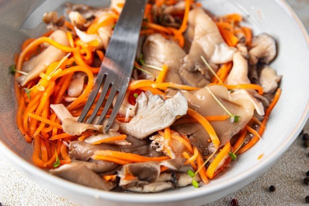 Korean salad with carrots and mushrooms – a simple and delicious recipe, how to cook step by step