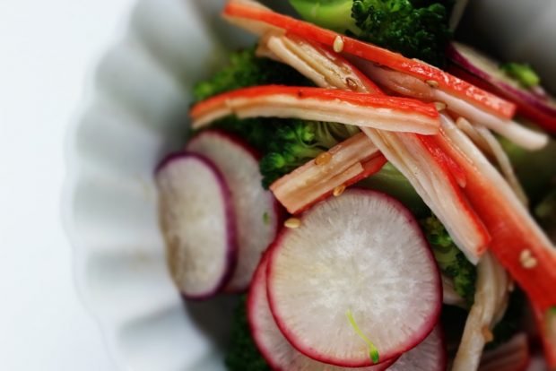 Salad with broccoli, radish and crab sticks – a simple and delicious recipe, how to cook step by step