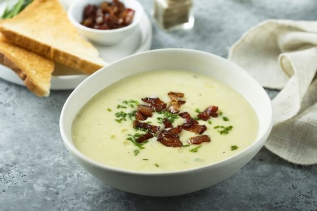 Milk cream soup with asparagus, potatoes and bacon is a simple and delicious recipe, how to cook step by step