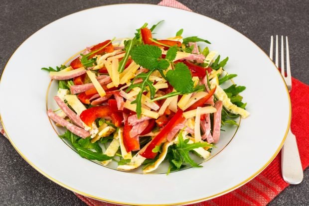 Salad with bell pepper and ham is a simple and delicious recipe, how to cook step by step