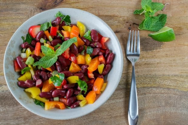 Salad with beans and sweet pepper is a simple and delicious recipe, how to cook step by step