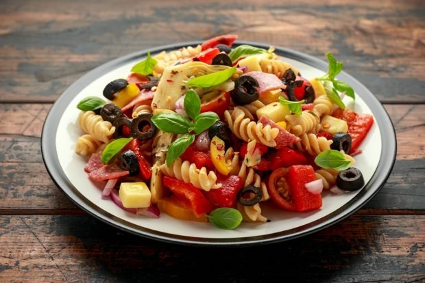 Salad with pasta and tomatoes – a simple and delicious recipe, how to cook step by step