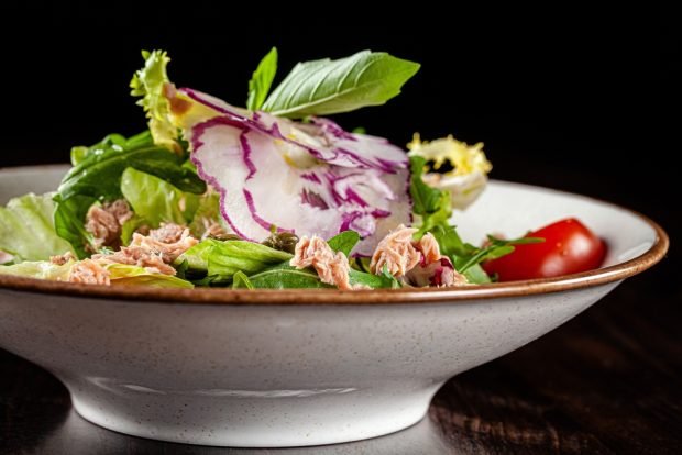 Salad with canned fish and capers is a simple and delicious recipe, how to cook step by step