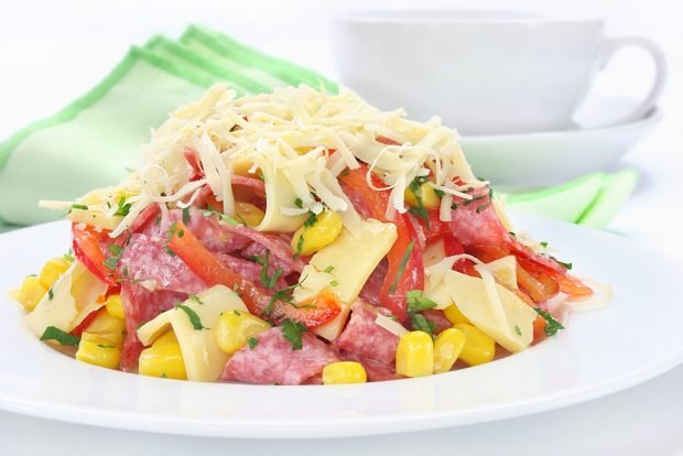 Salad with smoked sausage and cheese – a simple and delicious recipe, how to cook step by step