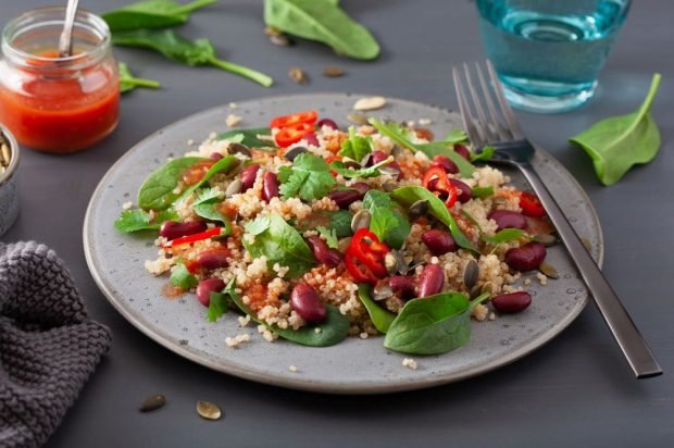 Spicy salad with quinoa, red beans and spinach is a simple and delicious recipe how to cook step by step