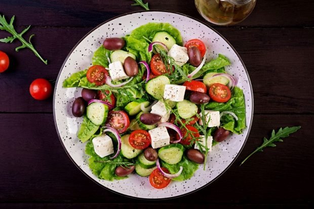 Greek salad with feta, arugula and purple onion – a simple and delicious recipe, how to cook step by step