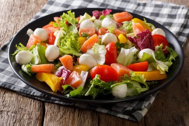 Salad of red fish, mozzarella and vegetables is a simple and delicious recipe, how to cook step by step