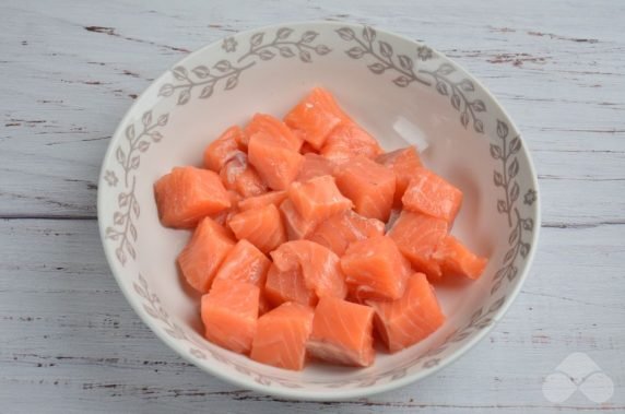 Ear of red fish with cream: photo of recipe preparation, step 1