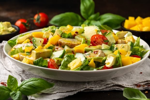 Salad with chicken, mango and avocado is a simple and delicious recipe, how to cook step by step