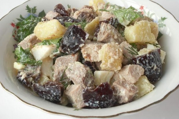 Beef, potato and prune salad – a simple and delicious recipe, how to cook step by step