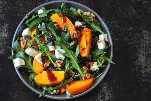 Salad with persimmon and feta is a simple and delicious recipe, how to cook step by step