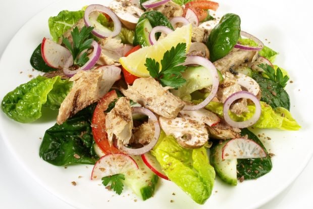 Salad with canned fish and mushrooms – a simple and delicious recipe, how to cook step by step