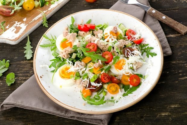 Salad with cod liver and potatoes