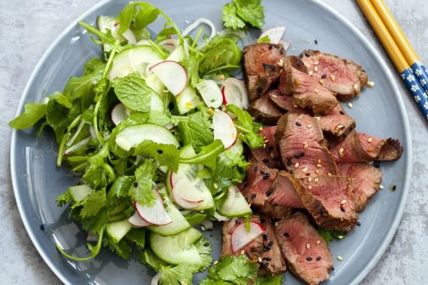 Beef and radish salad 