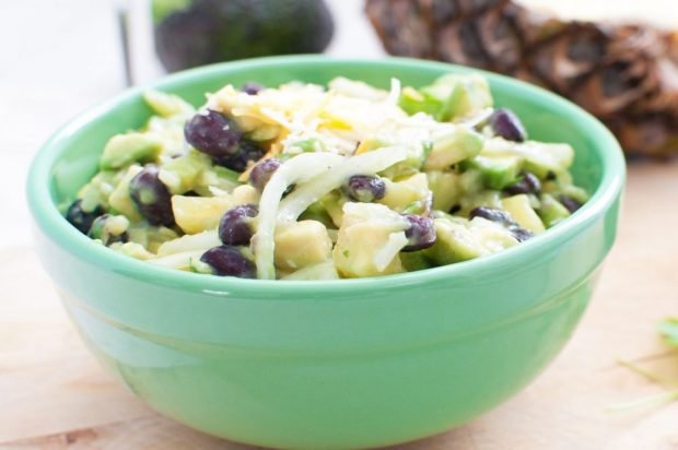 Salad of cucumbers, red beans, pineapple and avocado is a simple and delicious recipe, how to cook step by step