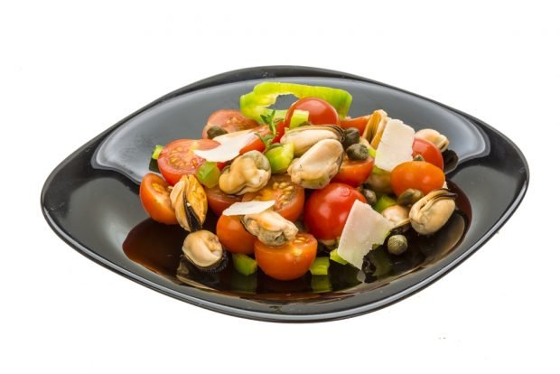 Salad with mussels and capers – a simple and delicious recipe, how to cook step by step