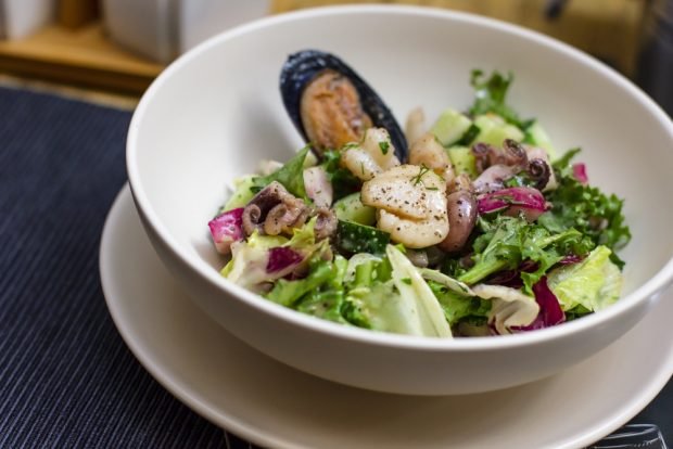 Salad with mussels and octopus – a simple and delicious recipe, how to cook step by step