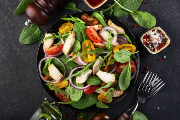 Meat salad of chicken, spinach and tomatoes – a simple and delicious recipe, how to cook step by step