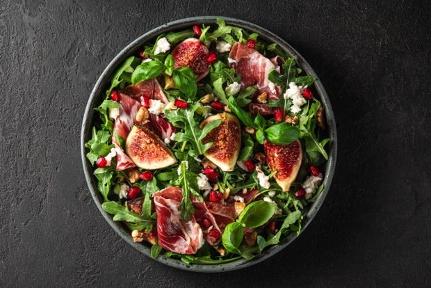 Salad with ham, figs and goat cheese – a simple and delicious recipe, how to cook step by step