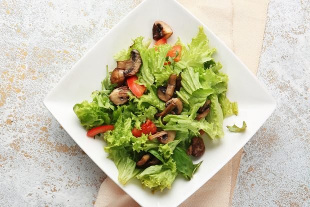 Salad with sweet pepper and mushrooms is a simple and delicious recipe, how to cook step by step