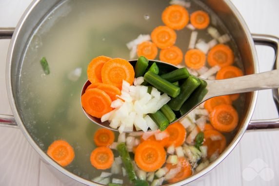 Dietary chicken soup: photo of recipe preparation, step 3