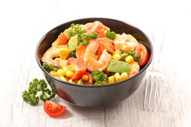 Salad with shrimp, avocado and corn – a simple and delicious recipe, how to cook step by step