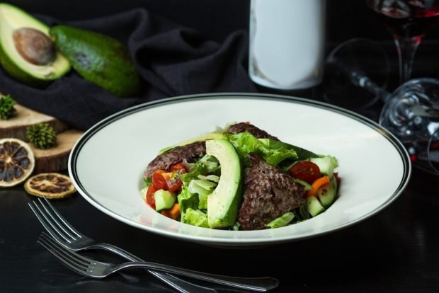 Salad with beef and avocado is a simple and delicious recipe, how to cook step by step