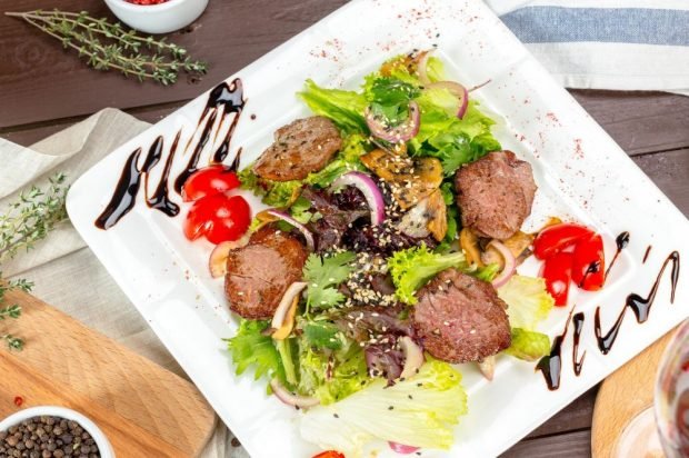 Meat salad of beef, vegetables and fried mushrooms – a simple and delicious recipe, how to cook step by step