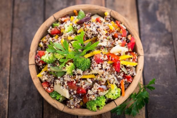 Salad with mushrooms, pepper and quinoa – a simple and delicious recipe, how to cook step by step