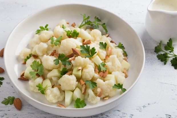 Salad with cauliflower, apples and almonds is a simple and delicious recipe, how to cook step by step