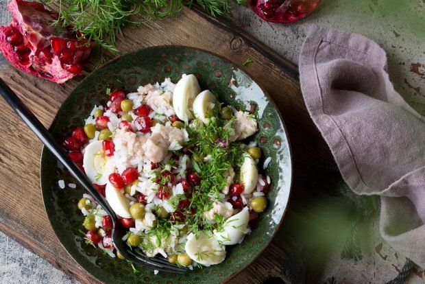 Salad with cod liver and pomegranate – a simple and delicious recipe, how to cook step by step