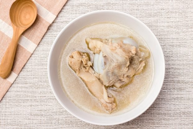 Pork broth is a simple and delicious recipe, how to cook step by step