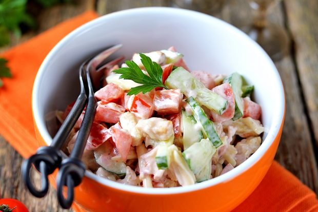 Salad with vegetables, smoked chicken and yogurt – a simple and delicious recipe, how to cook step by step