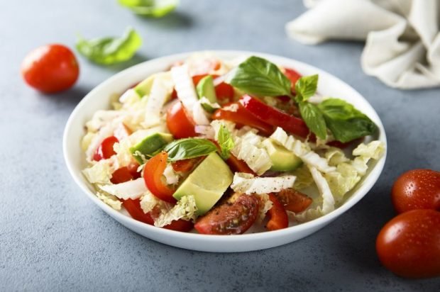 Salad of Peking cabbage, avocado and tomatoes – a simple and delicious recipe, how to cook step by step